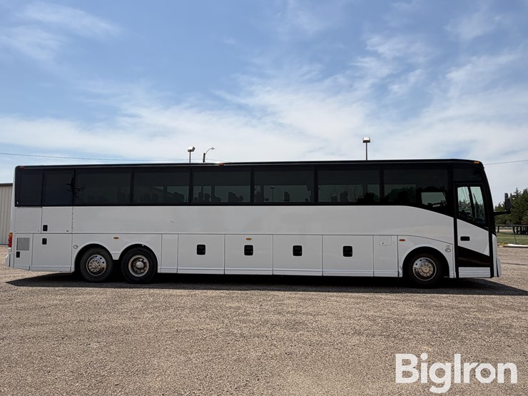 2007-vanhool-c2045-image-4