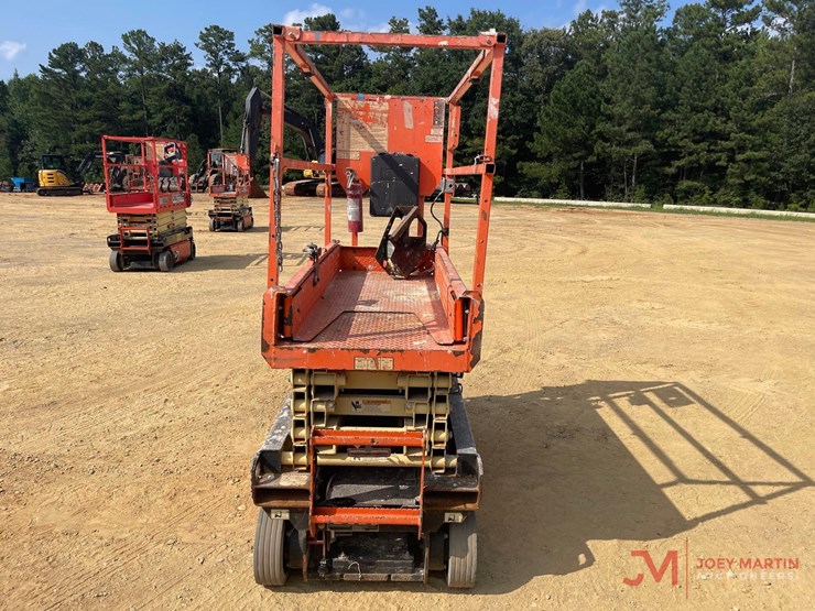 2017-jlg-1932r-image-8
