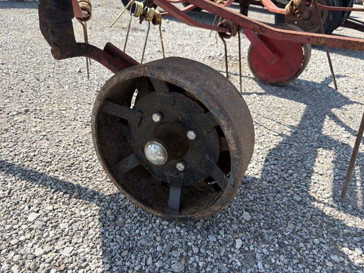 new-holland-156-image-5
