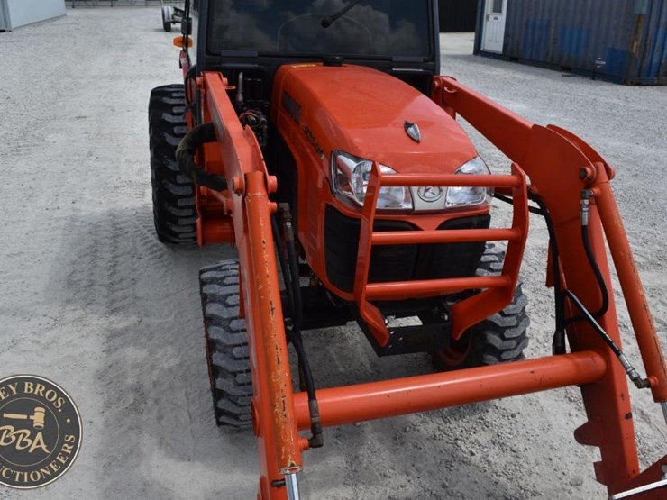 2013-kubota-b3000hsd-image-22