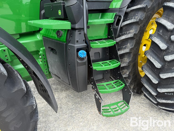 2025-john-deere-8r-250-image-12