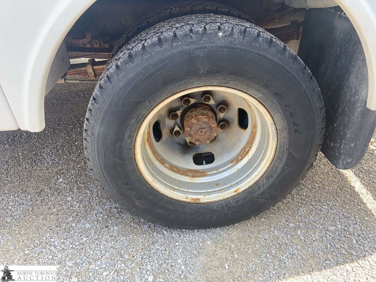 2013-ford-f350-image-22