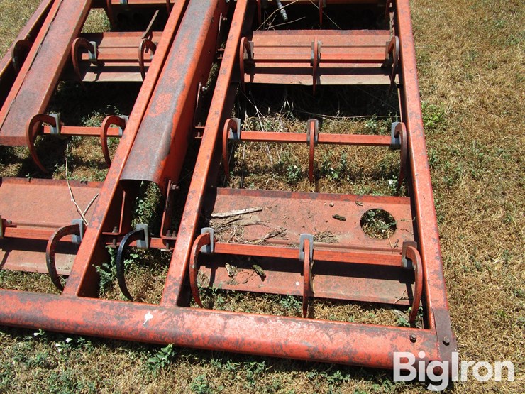 farmhand-10-bale-image-9