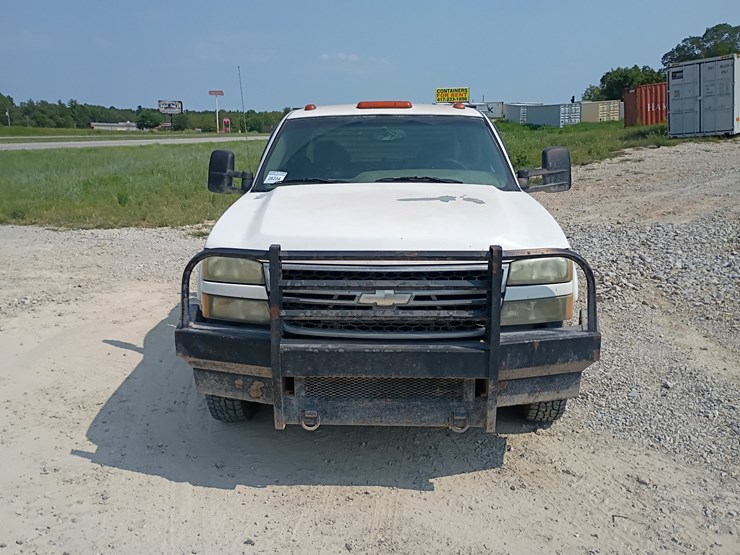 2006-chevrolet-silverado-3500-image-15