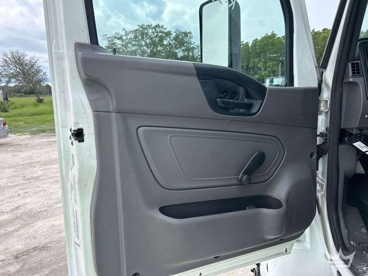 2019-international-mv607-image-13