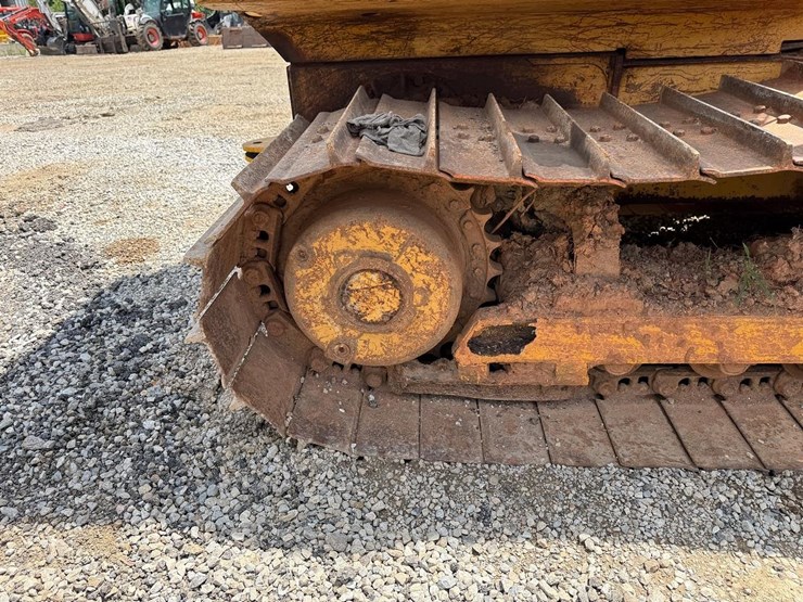 caterpillar-d4g-lgp-image-12