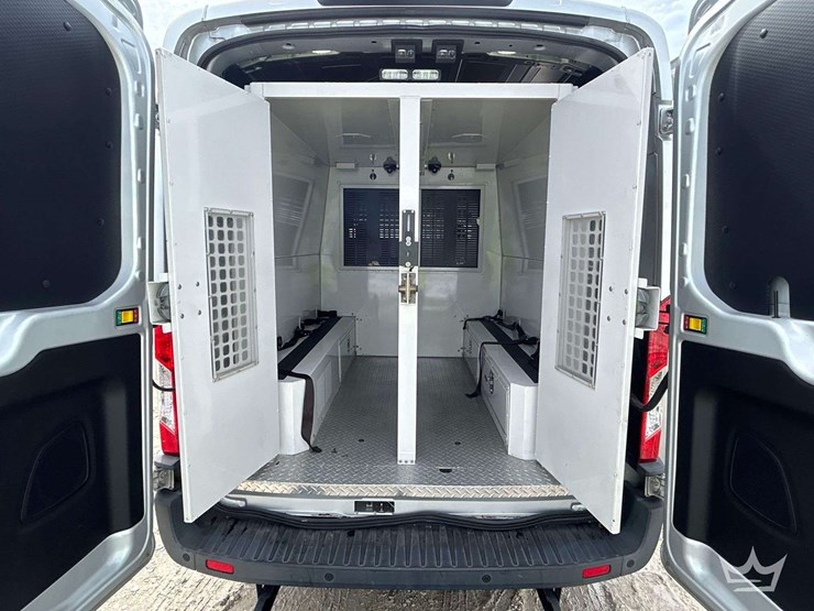 2020-ford-transit-image-12