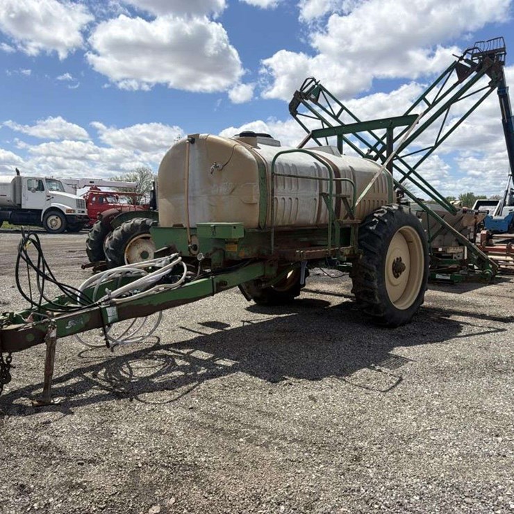 900 Gallon Great Plains Sprayer