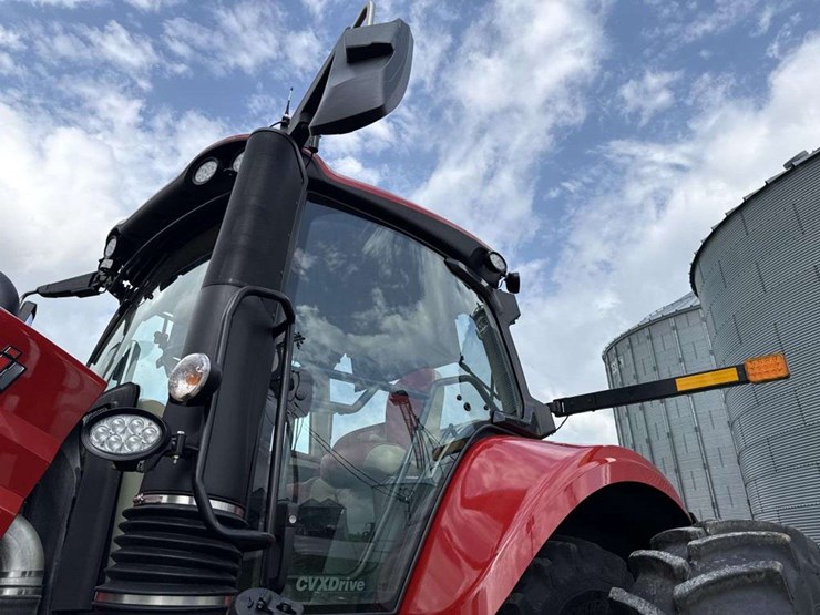 2024-case-ih-340-image-17