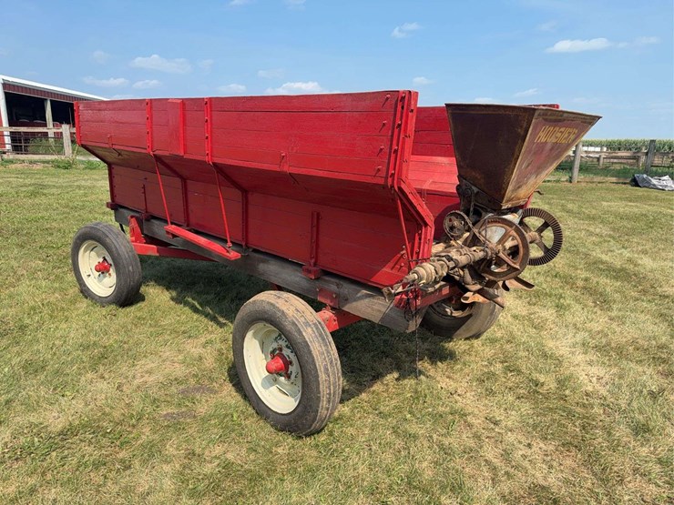 flare-box-wagon-with-hoosier-spreader-image-2