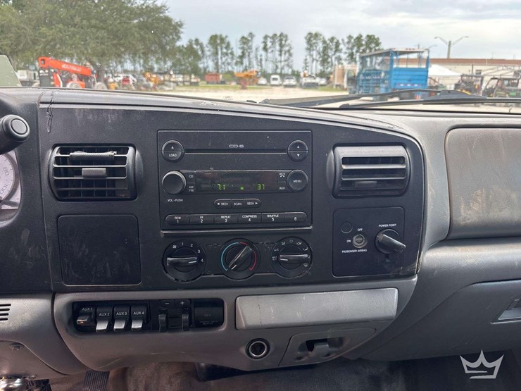 2006-ford-f550-image-12