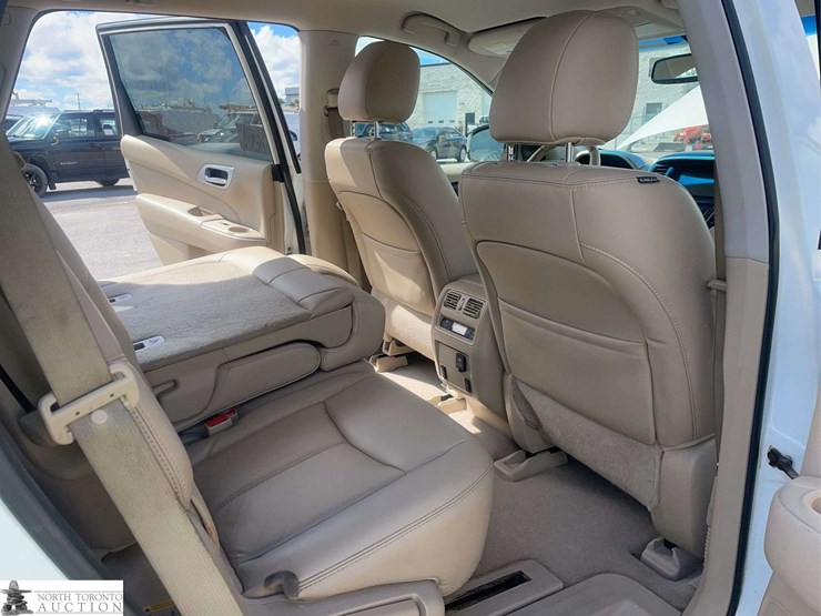 2015-nissan-pathfinder-image-19