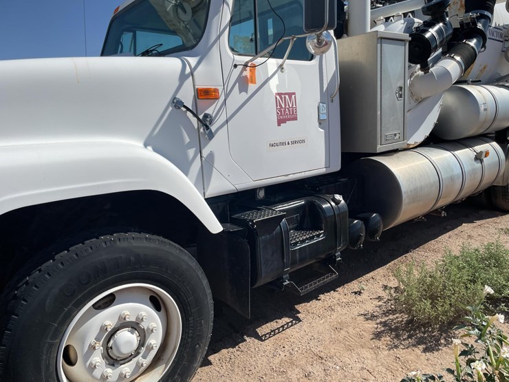 2005-vactor-2100-image-15