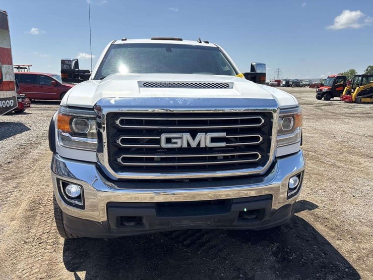 2015-gmc-sierra-2500-image-6