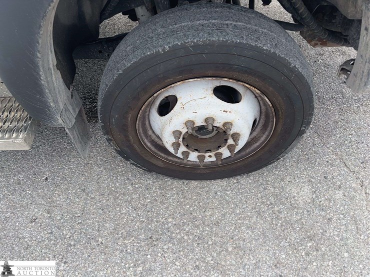 2015-ford-f550-image-22