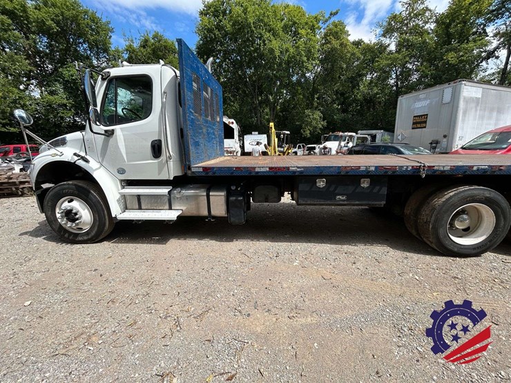 2015-freightliner-m2-t/a-flatbed-truck-image-3