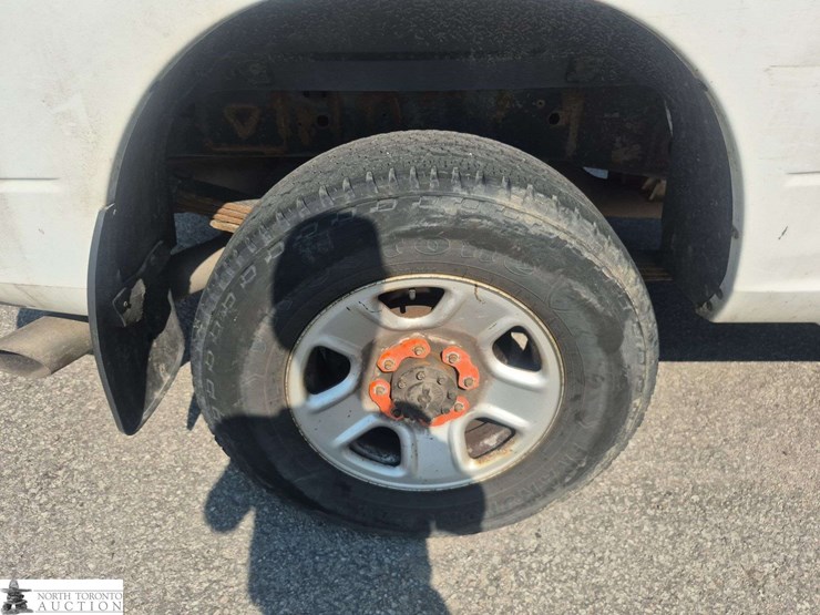 2016-dodge-3500-image-22