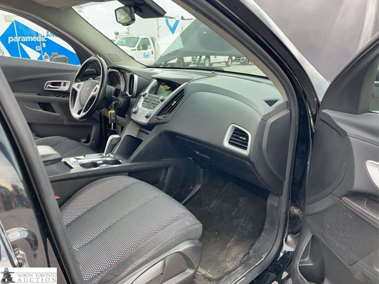 2015-chevrolet-equinox-image-18