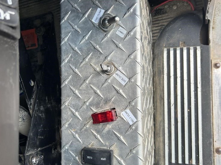 2007-kenworth-w900-image-77
