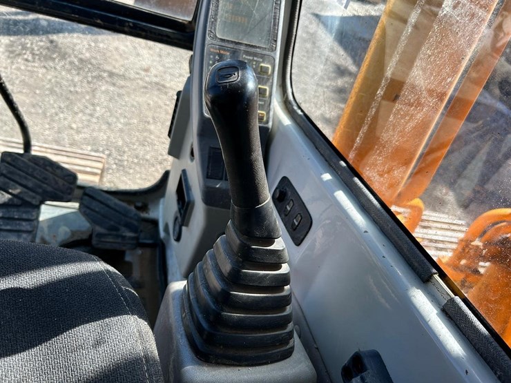 2003-hyundai-robex-210-lc-7-image-27