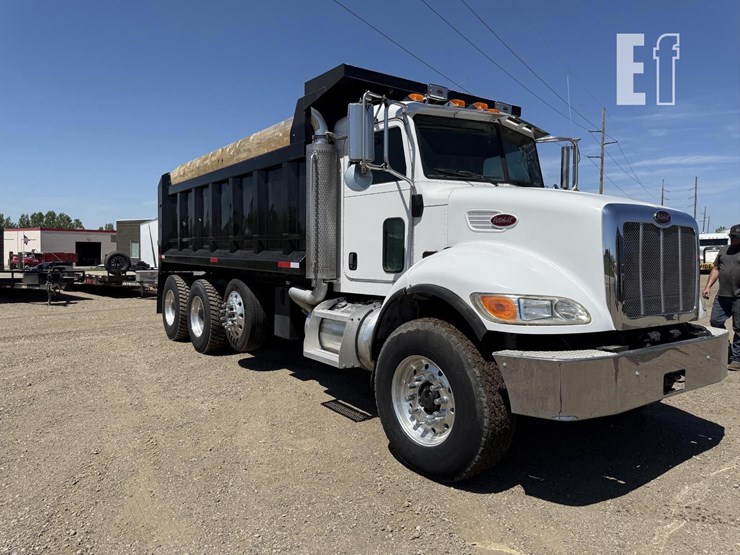 2005-peterbilt-335-image-5
