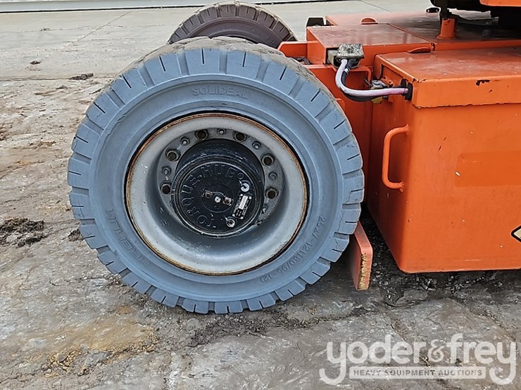 2016-jlg-e300ajp-image-8
