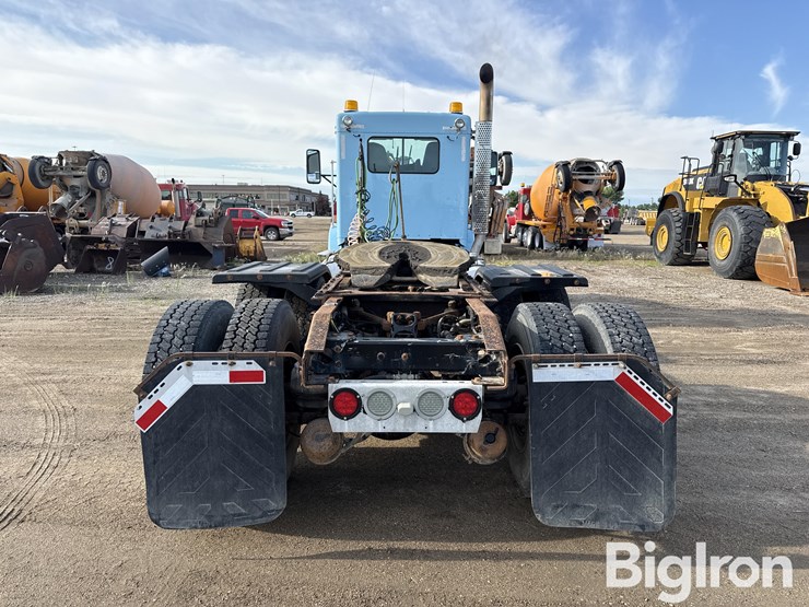 2012-kenworth-t800-image-6