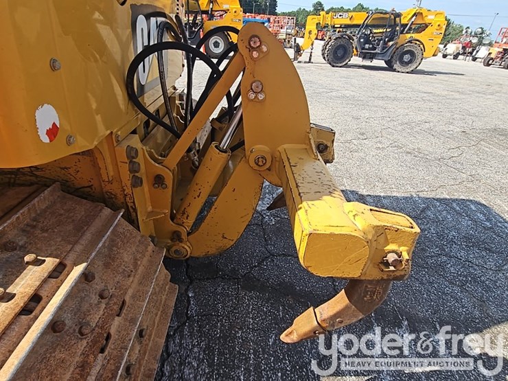 2015-caterpillar-d5k2-lgp-image-24