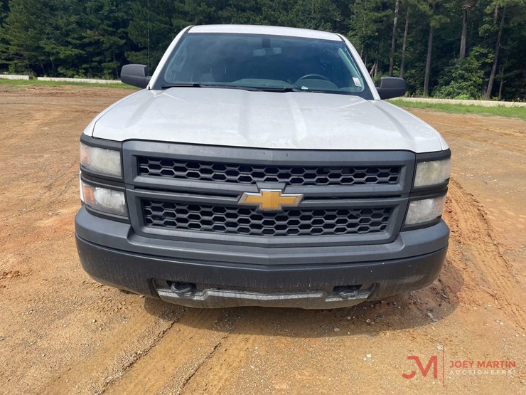2015-chevrolet-silverado-1500-pickup-truck-image-8
