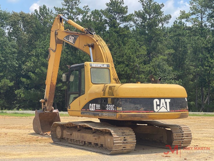 2003-caterpillar-320c-image-1
