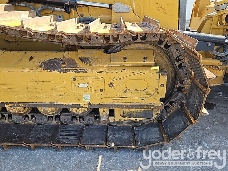 2022-caterpillar-d3-lgp-image-11