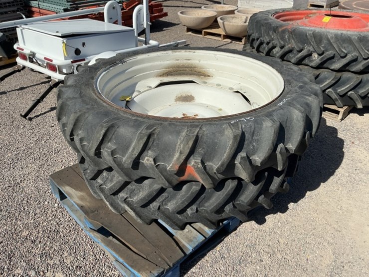 (2)-equipment-tires-image-1