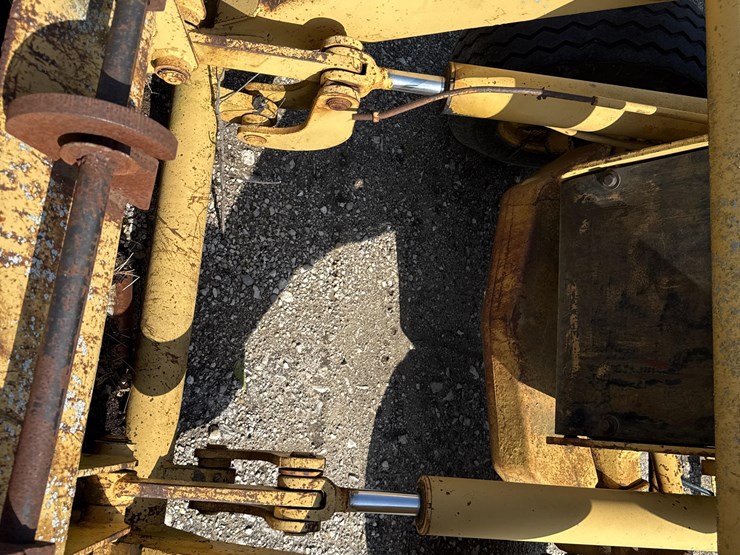 deere-410d-image-10