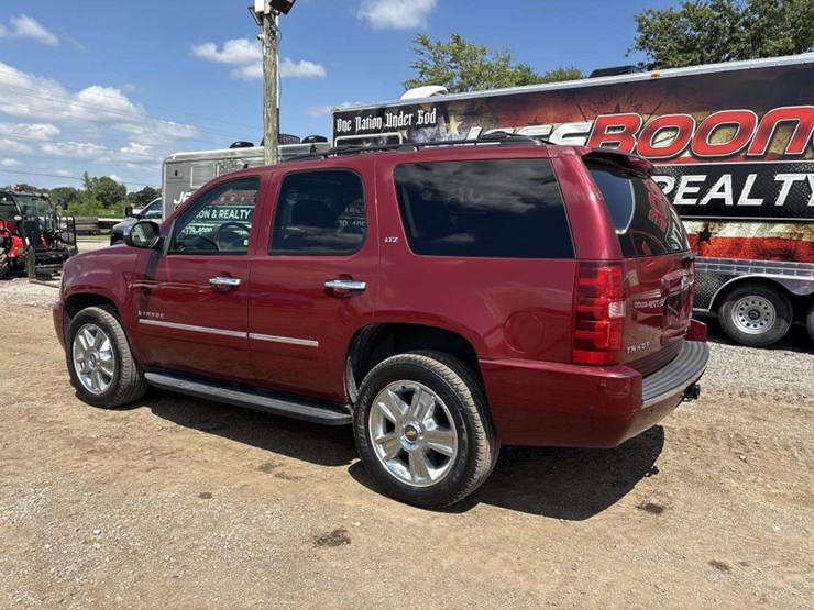 2009-chevrolet-tahoe-ltz-image-2