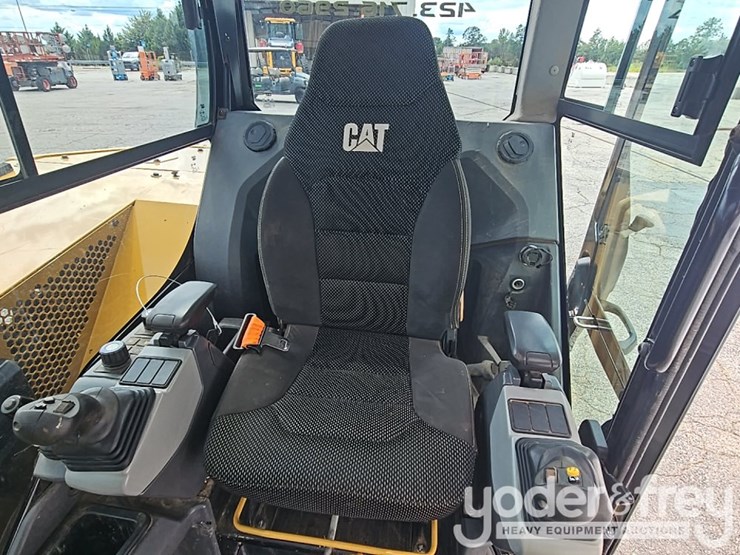 2023-caterpillar-306-cr-image-32