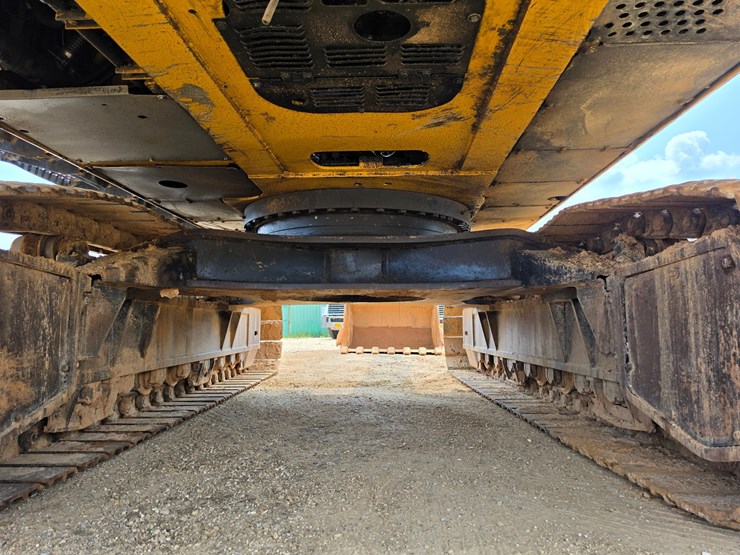 2018-deere-470g-lc-image-87