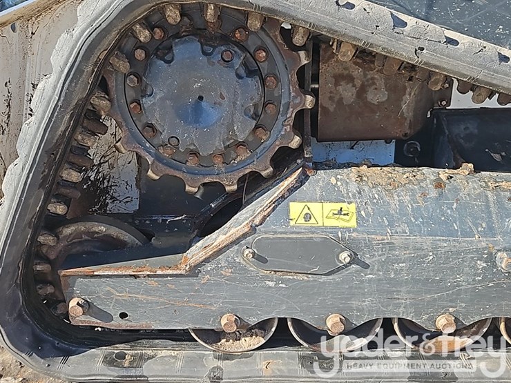 2024-bobcat-t64-image-9