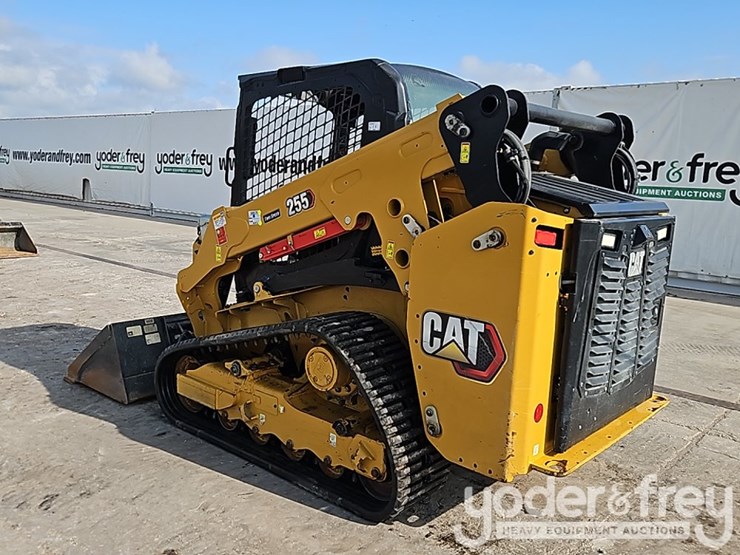2025-caterpillar-255-image-4