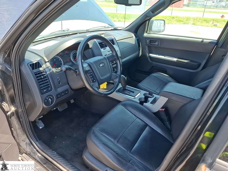 2012-ford-escape-image-11