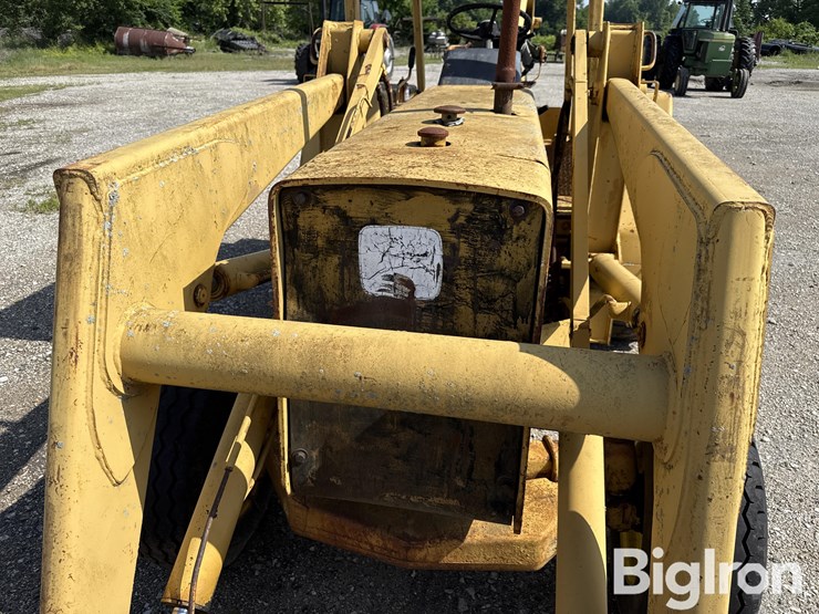 deere-410d-image-11