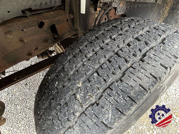 2000-ford-excursion-image-25