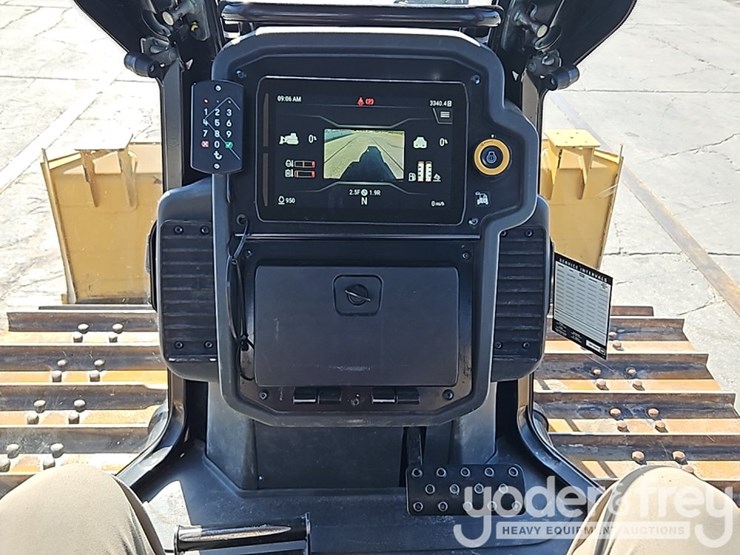 2022-caterpillar-d3-lgp-image-28