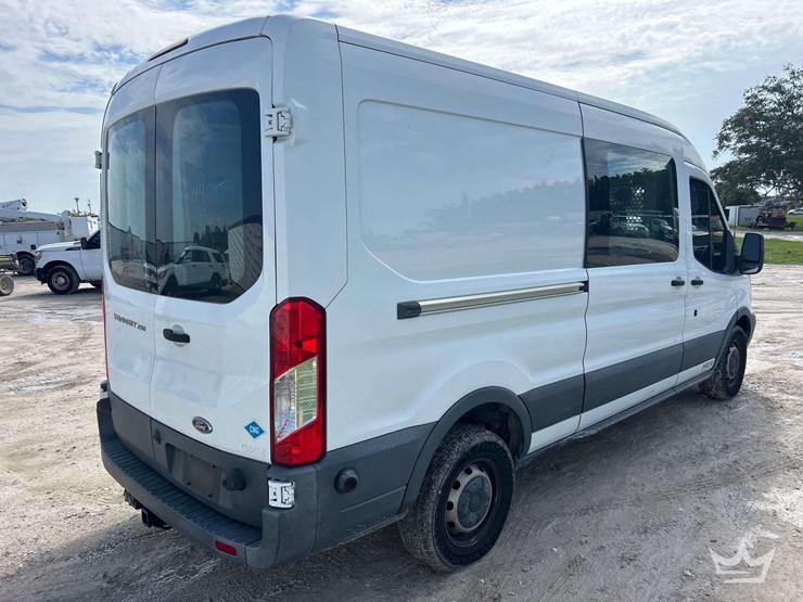 2017-ford-transit-image-3