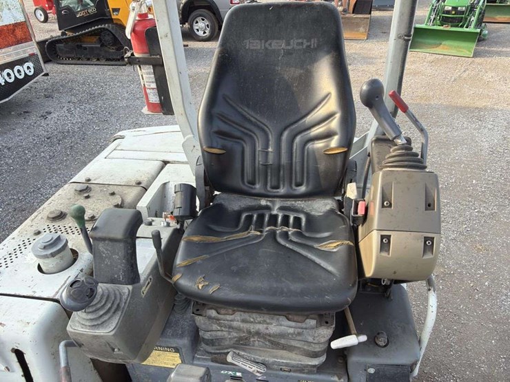 takeuchi-tb135-image-16
