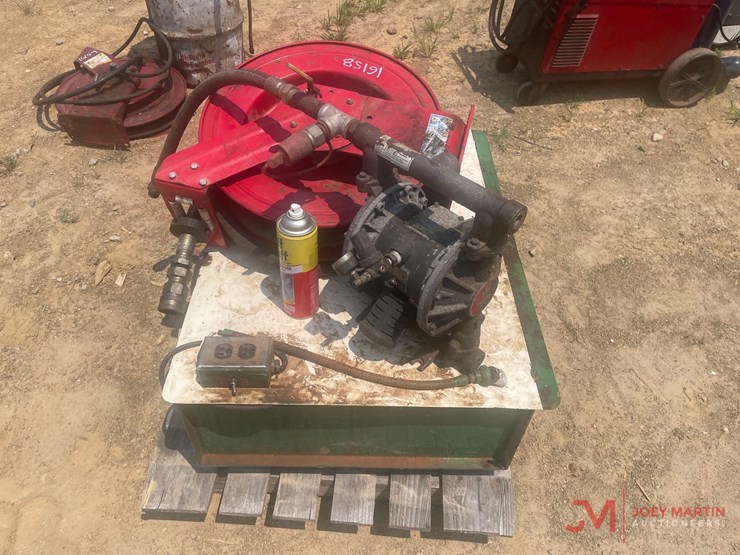 parts-washer-w/hose-and-reel-image-3