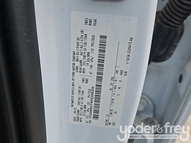 2023-ford-f550-xl-image-35