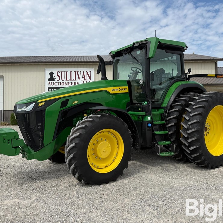 2025 JOHN DEERE 8R 250