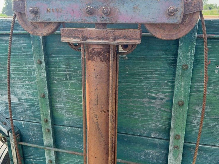 simonsen-flare-box-wagon-and-hoist-image-8
