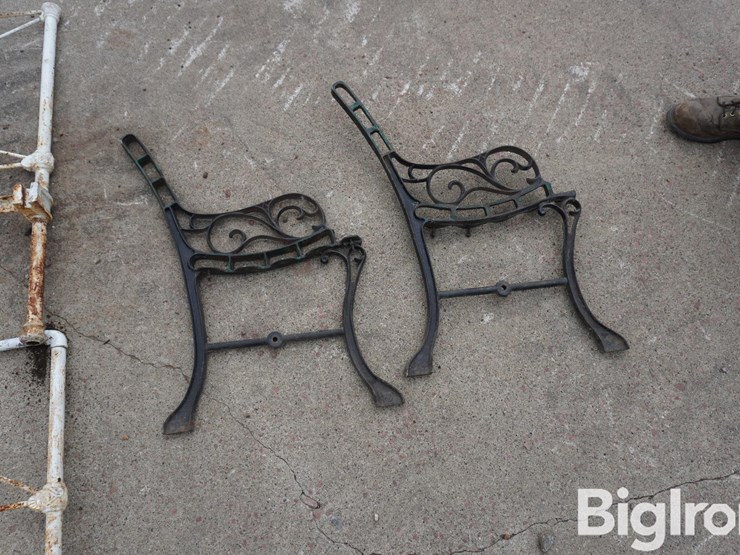 bench-brackets-&-headboards-image-18