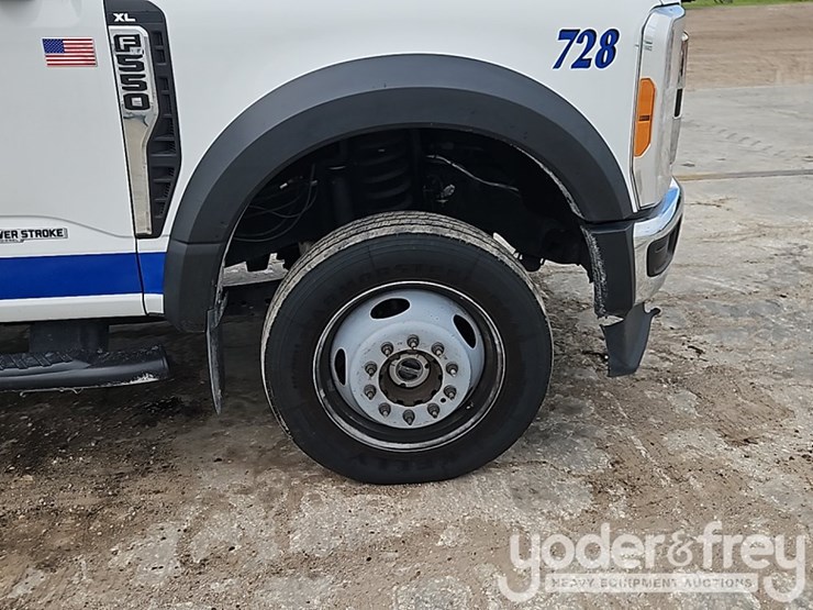 2023-ford-f550-xl-image-9